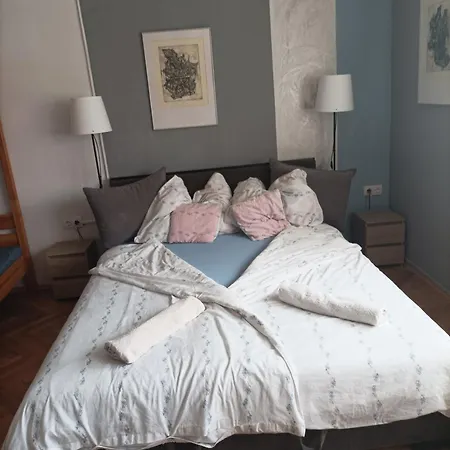 Csilla Apartment *