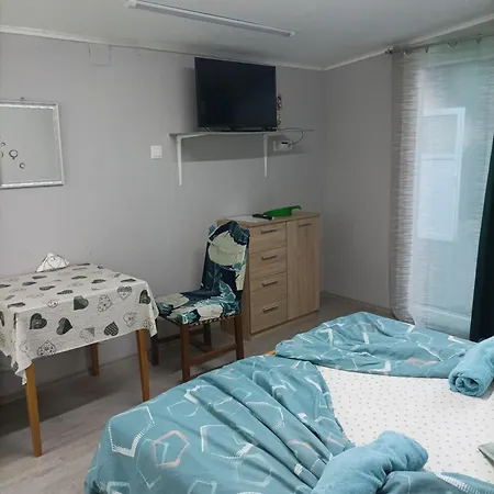 Csilla Apartment *